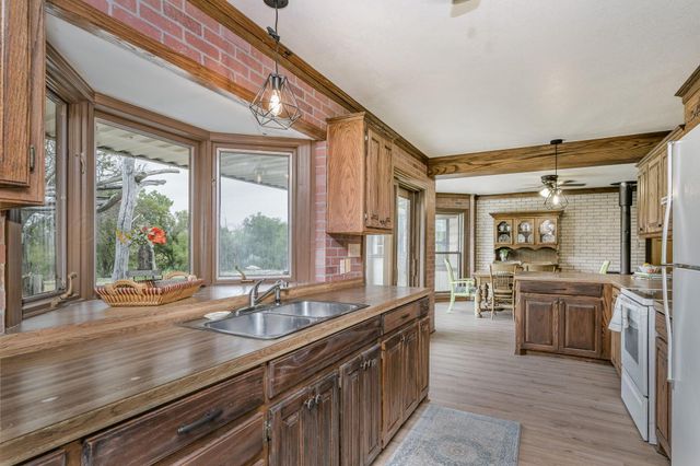 401 MEREDITH Circle, Howardwick, TX 79226