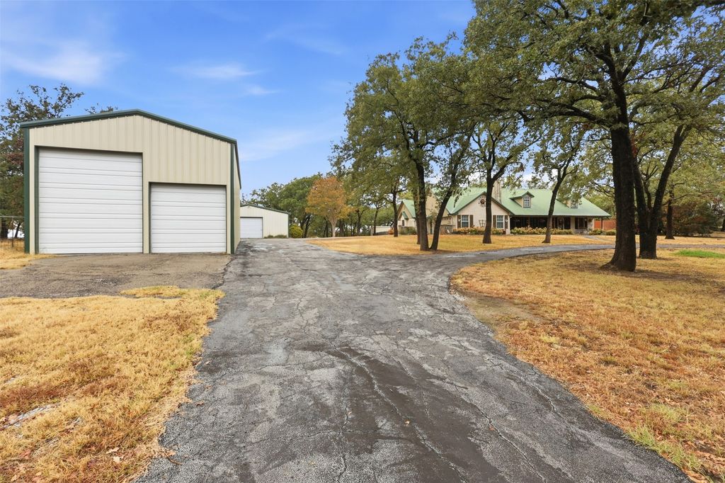 211 Private Road 4931, Springtown, TX 76082 — exterior