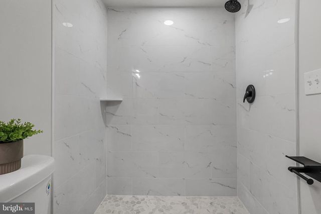 106 4TH AVE, Baltimore, MD 21227