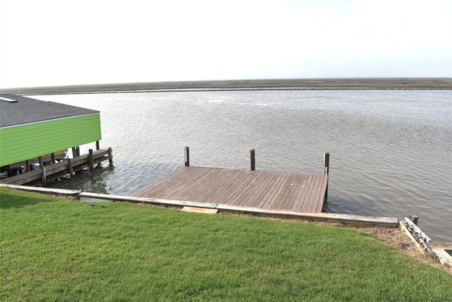 2121 County Road 230, Sargent, TX 77414