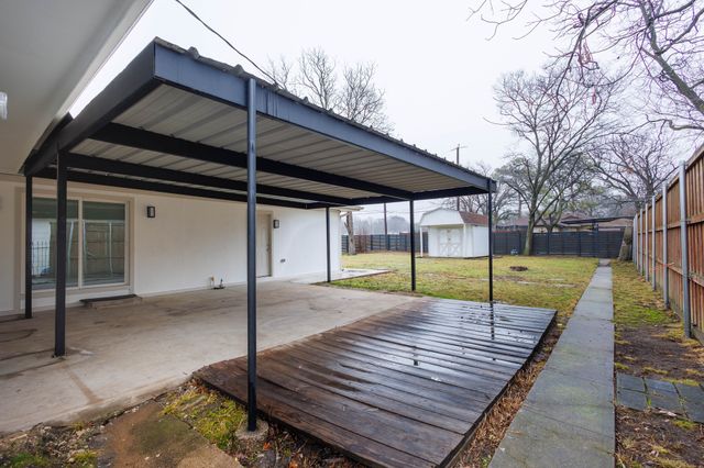 2540 Prichard Lane, Dallas, TX 75227