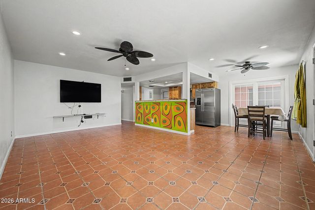 2233 N RECKER Road, Mesa, AZ 85215