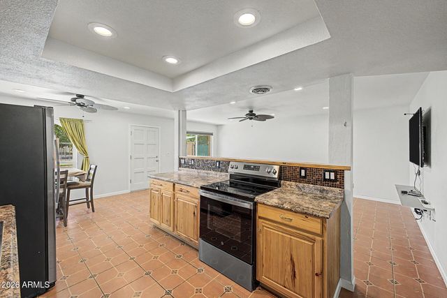 2233 N RECKER Road, Mesa, AZ 85215