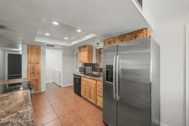 2233 N RECKER Road, Mesa, AZ 85215