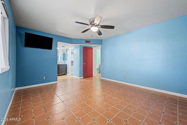 2233 N RECKER Road, Mesa, AZ 85215