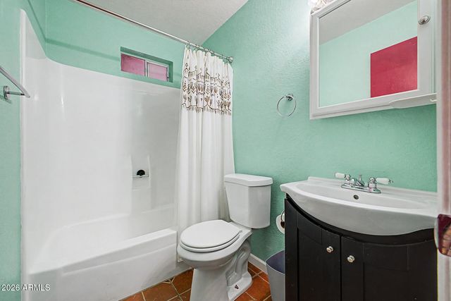 2233 N RECKER Road, Mesa, AZ 85215