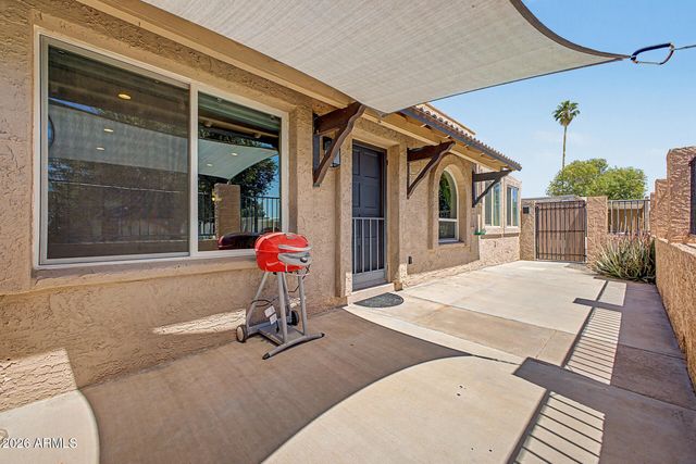 2233 N RECKER Road, Mesa, AZ 85215