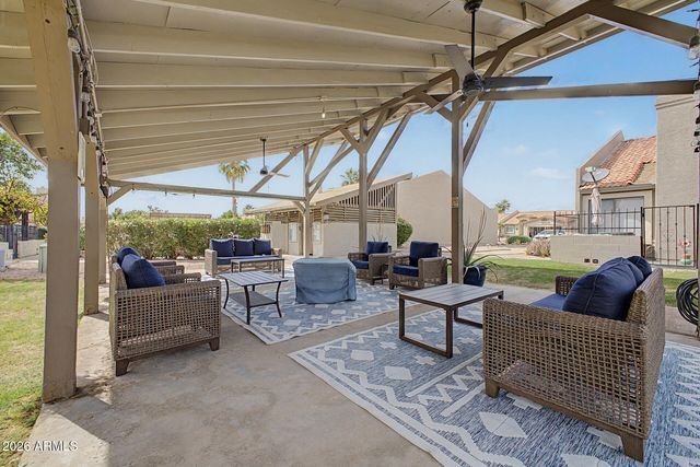 2233 N RECKER Road, Mesa, AZ 85215