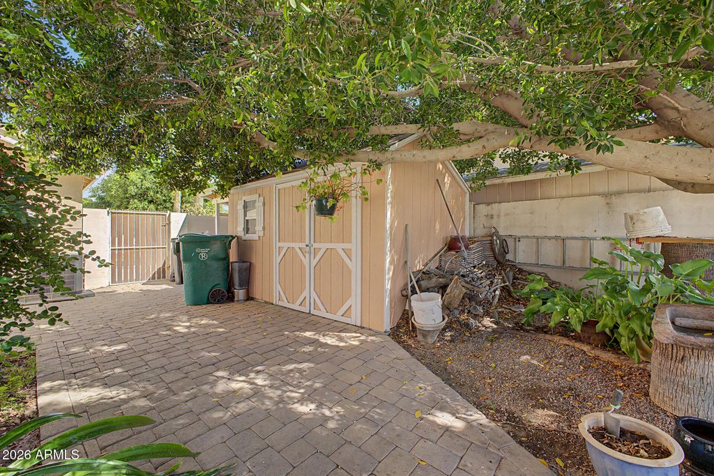 Image 36 of property listing at 2233 N RECKER Road, Mesa, AZ 85215