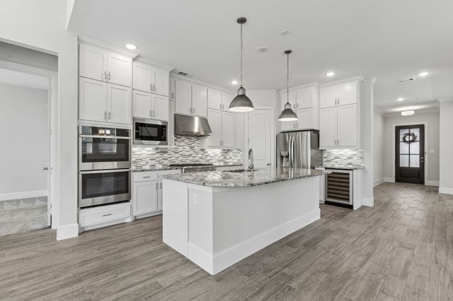 1908 Roundtree Circle E, Fort Worth, TX 76008