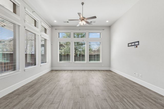 1908 Roundtree Circle E, Fort Worth, TX 76008