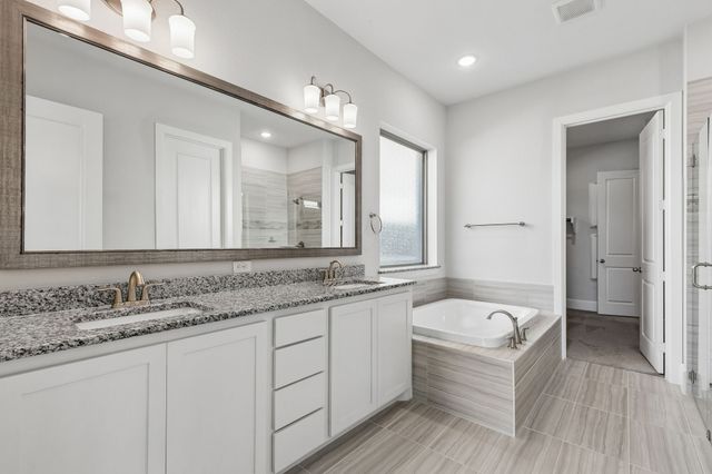 1908 Roundtree Circle E, Fort Worth, TX 76008