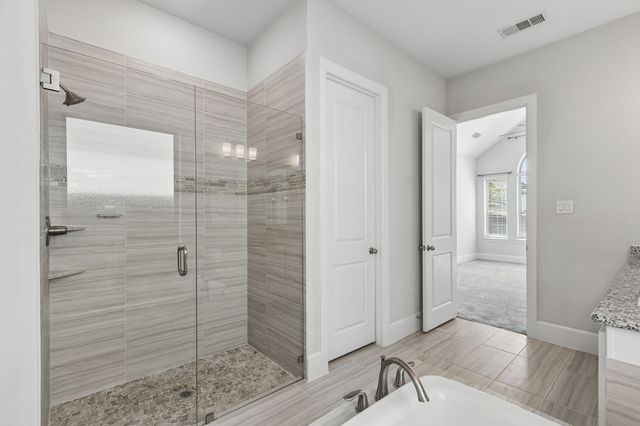 1908 Roundtree Circle E, Fort Worth, TX 76008