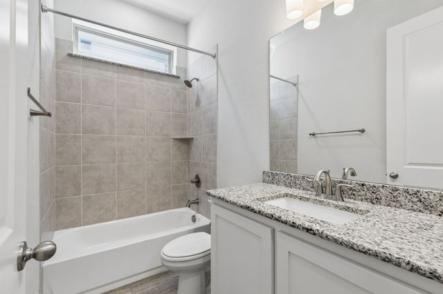 1908 Roundtree Circle E, Fort Worth, TX 76008