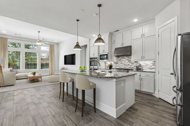 1908 Roundtree Circle E, Fort Worth, TX 76008