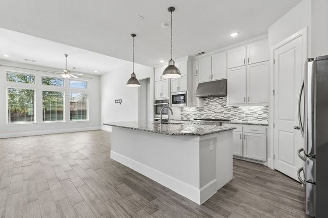 1908 Roundtree Circle E, Fort Worth, TX 76008