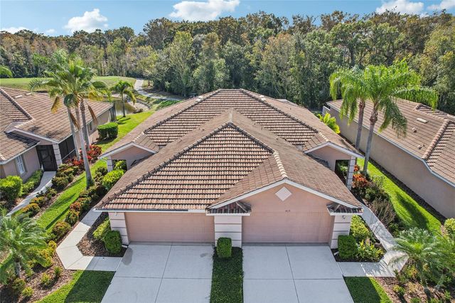 409 FAIRWAY ISLES LANE, Bradenton, FL 34212
