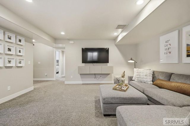 5523 Lakefield Cir, Ammon, ID 83406