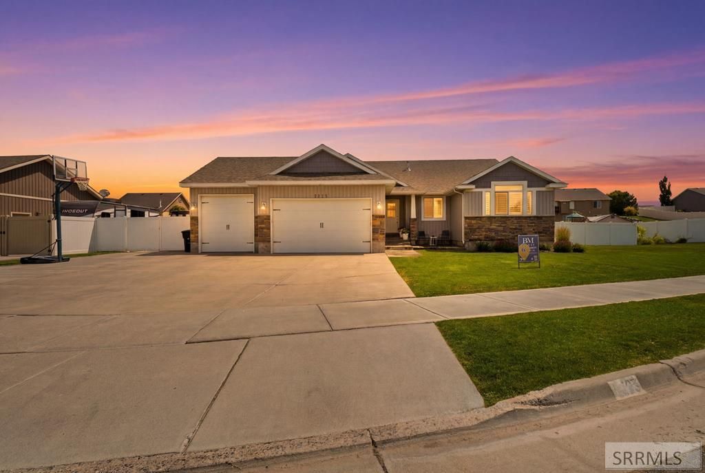 Image 1 of property listing at 5523 Lakefield Cir, Ammon, ID 83406