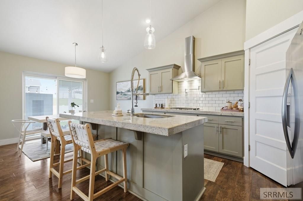 Image 18 of property listing at 5523 Lakefield Cir, Ammon, ID 83406
