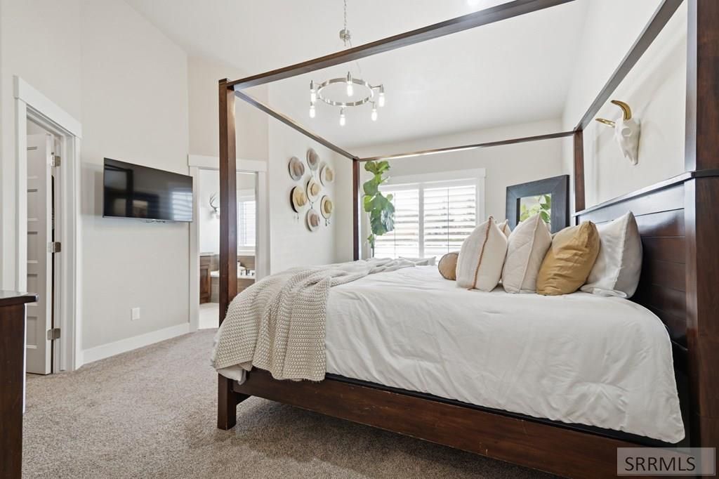 Image 22 of property listing at 5523 Lakefield Cir, Ammon, ID 83406