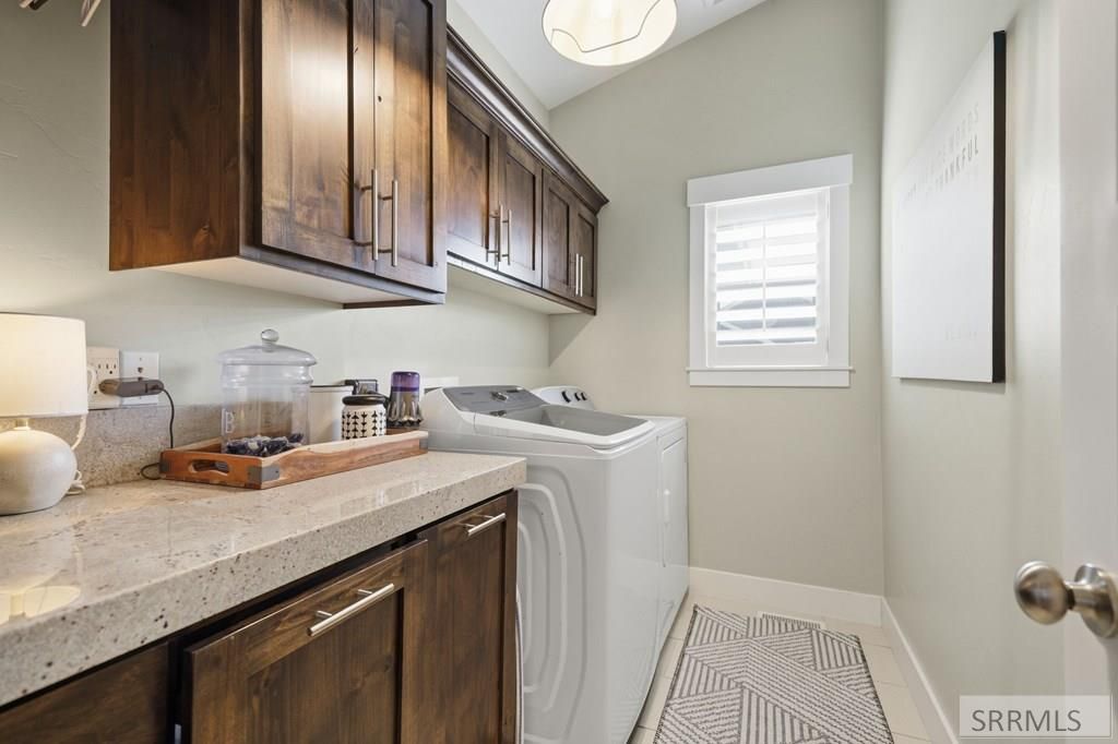 Image 27 of property listing at 5523 Lakefield Cir, Ammon, ID 83406