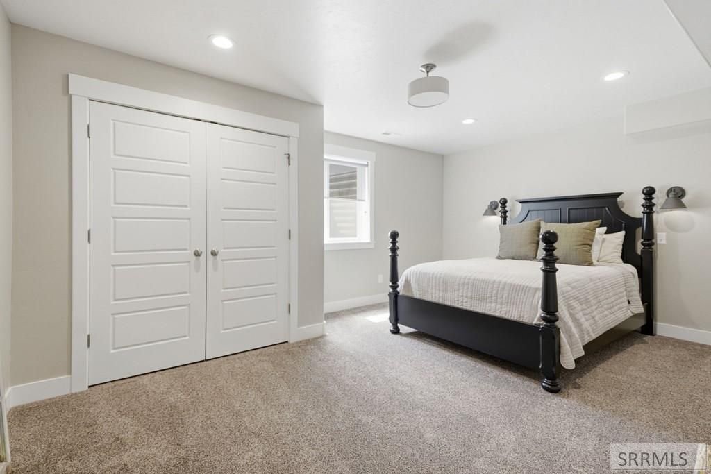 Image 42 of property listing at 5523 Lakefield Cir, Ammon, ID 83406