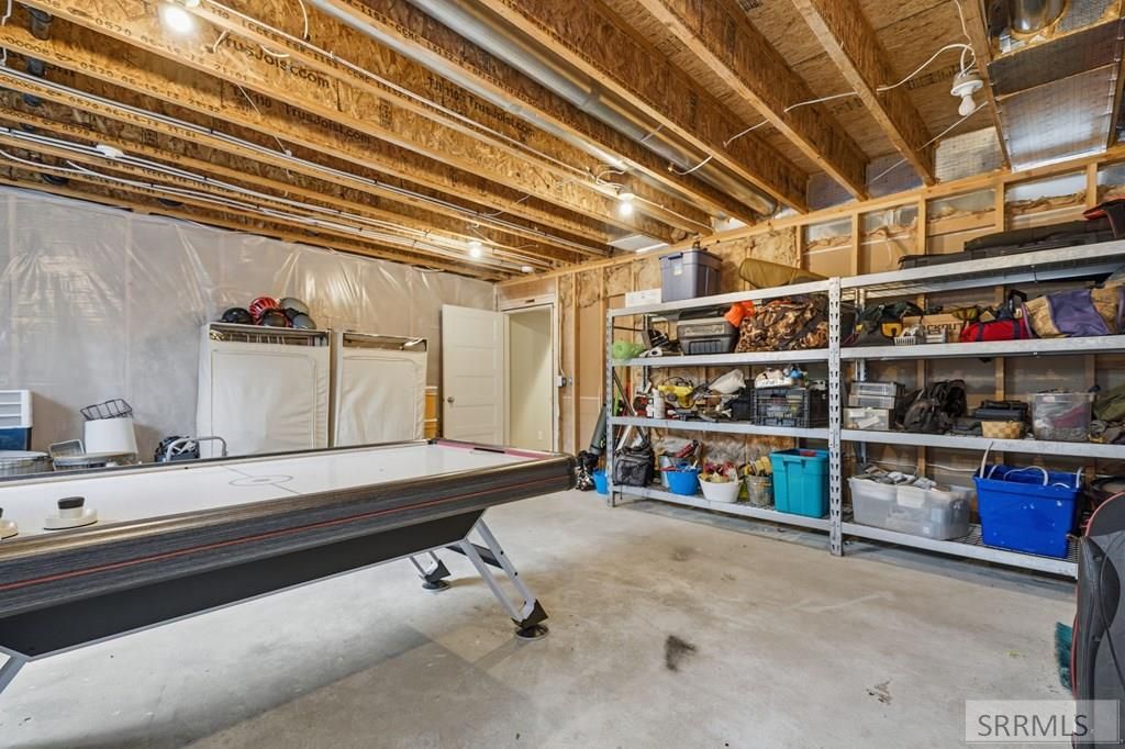 Image 57 of property listing at 5523 Lakefield Cir, Ammon, ID 83406