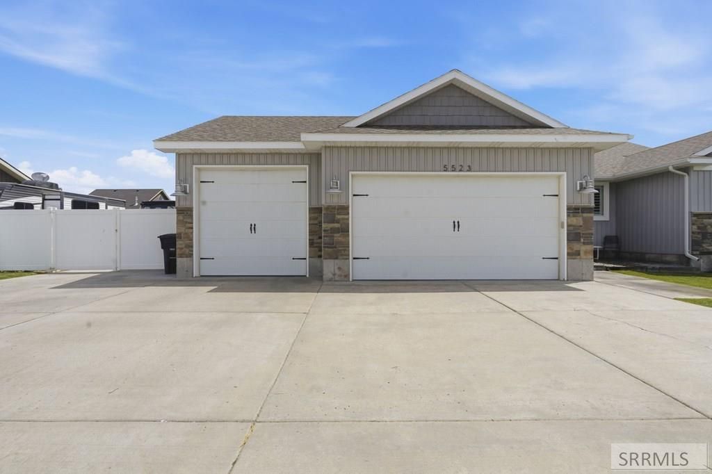 Image 60 of property listing at 5523 Lakefield Cir, Ammon, ID 83406