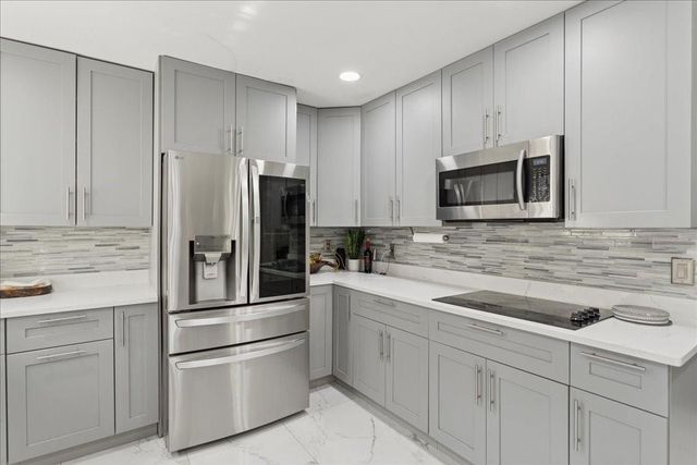 5150 NW 75th Avenue, Lauderhill, FL 33319