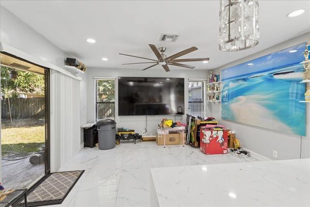 5150 NW 75th Avenue, Lauderhill, FL 33319