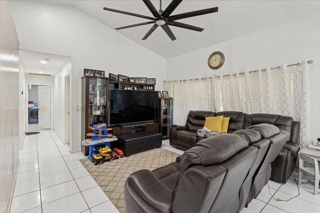 5150 NW 75th Avenue, Lauderhill, FL 33319