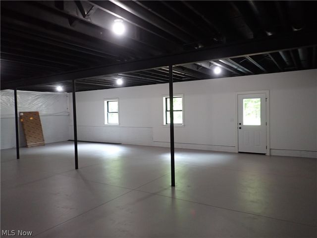 7069 Village Way Drive, Garrettsville, OH 44231