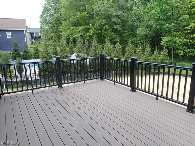 7069 Village Way Drive, Garrettsville, OH 44231