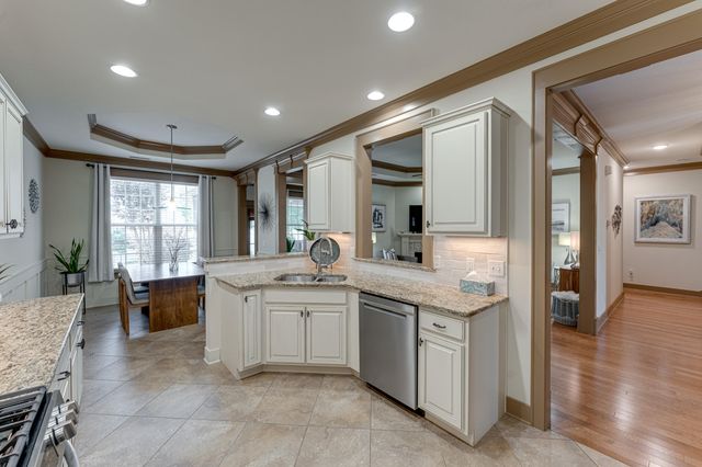 2742 Amsterdam Lane 14, Chattanooga, TN 37421