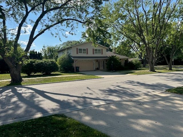47 W King Henry Court, Palatine, IL 60067