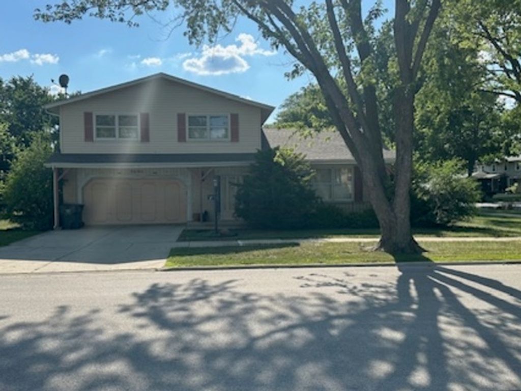 47 W King Henry Court, Palatine, IL 60067