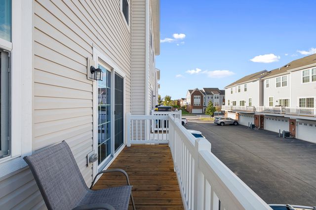 47 Nicholas Drive E, Des Plaines, IL 60016