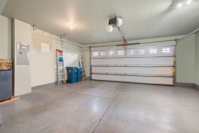 47 Nicholas Drive E, Des Plaines, IL 60016