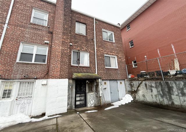 13713 56th Avenue, Flushing, NY 11355