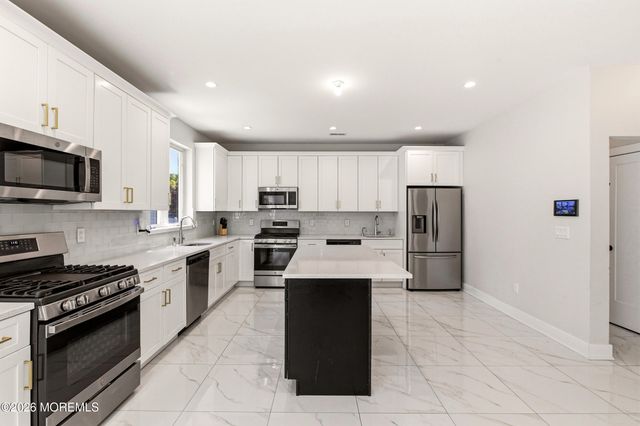 1655 Feldmus Lane, Toms River, NJ 08755