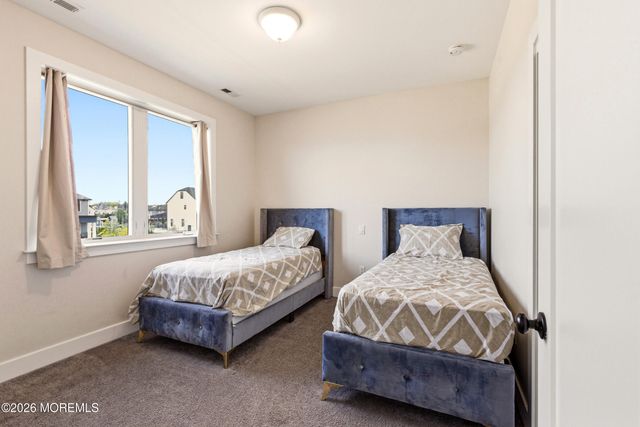 1655 Feldmus Lane, Toms River, NJ 08755