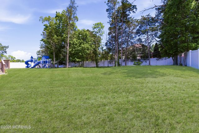 1655 Feldmus Lane, Toms River, NJ 08755