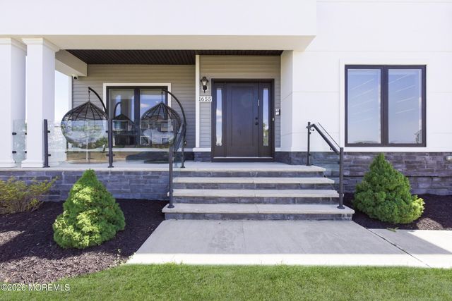 1655 Feldmus Lane, Toms River, NJ 08755
