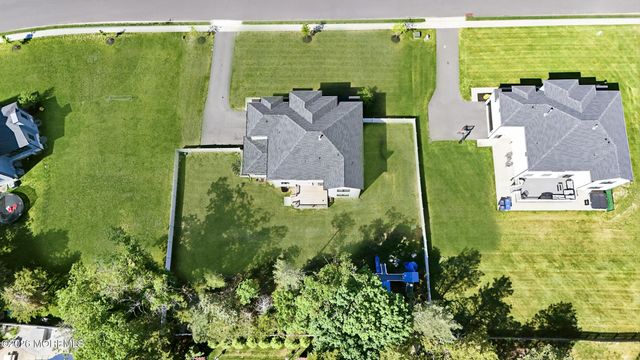 1655 Feldmus Lane, Toms River, NJ 08755