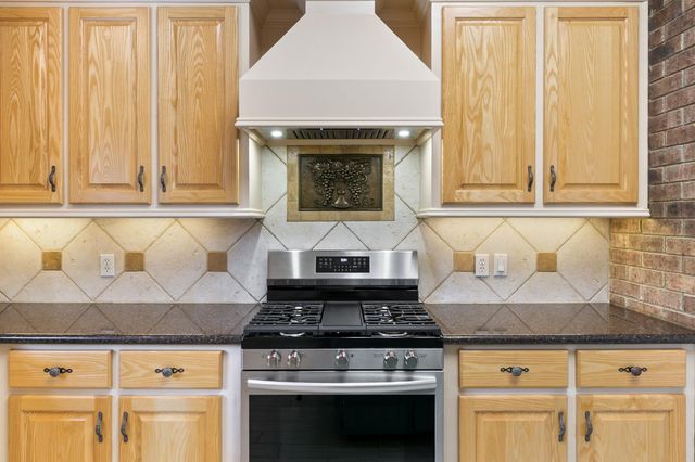15935 Parkchester Drive, Houston, TX 77062