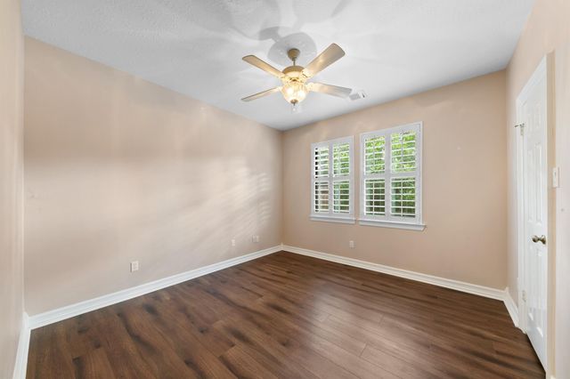 15935 Parkchester Drive, Houston, TX 77062