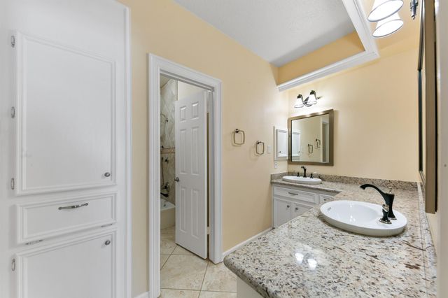 15935 Parkchester Drive, Houston, TX 77062