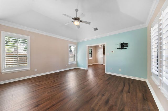 15935 Parkchester Drive, Houston, TX 77062