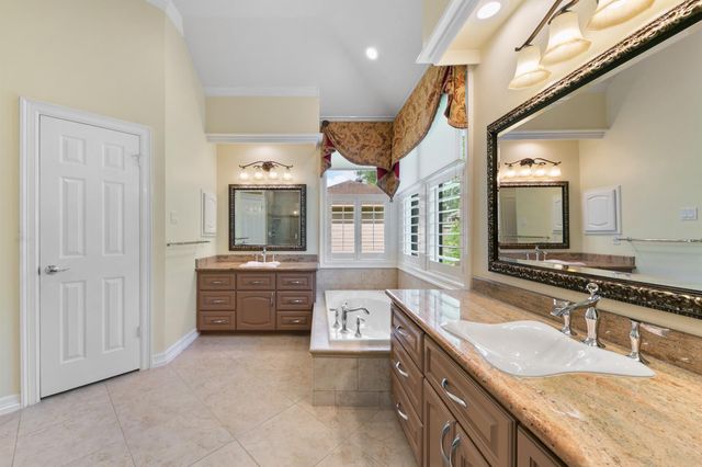 15935 Parkchester Drive, Houston, TX 77062
